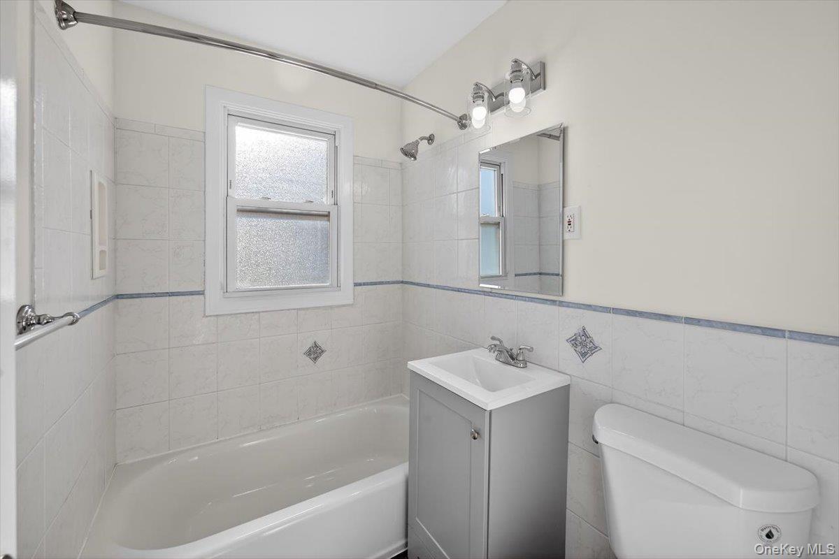 6 Glenda Drive, West Babylon, NY 11704