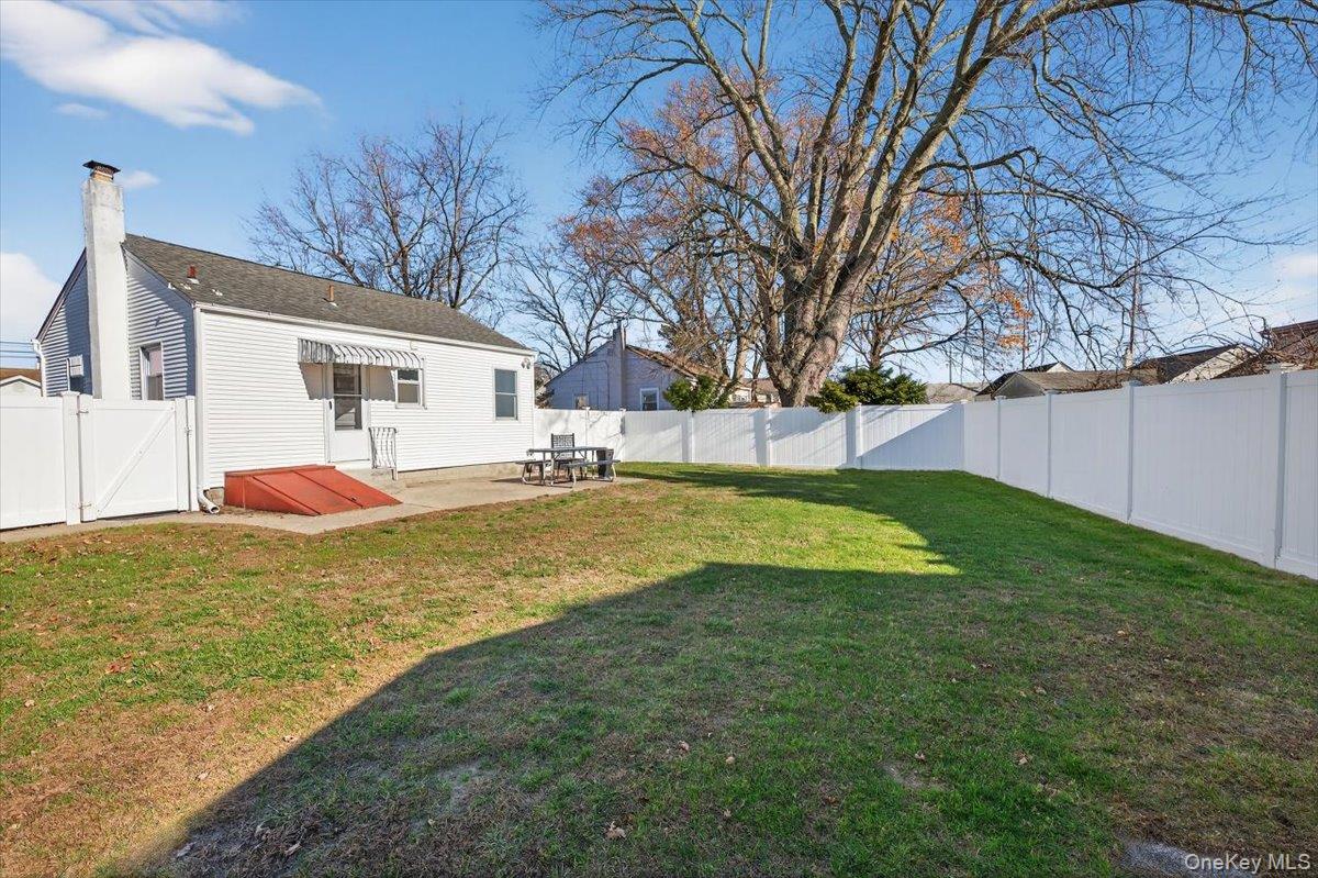 6 Glenda Drive, West Babylon, NY 11704