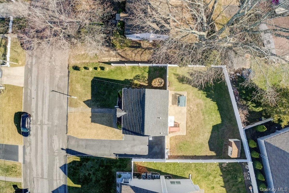 6 Glenda Drive, West Babylon, NY 11704