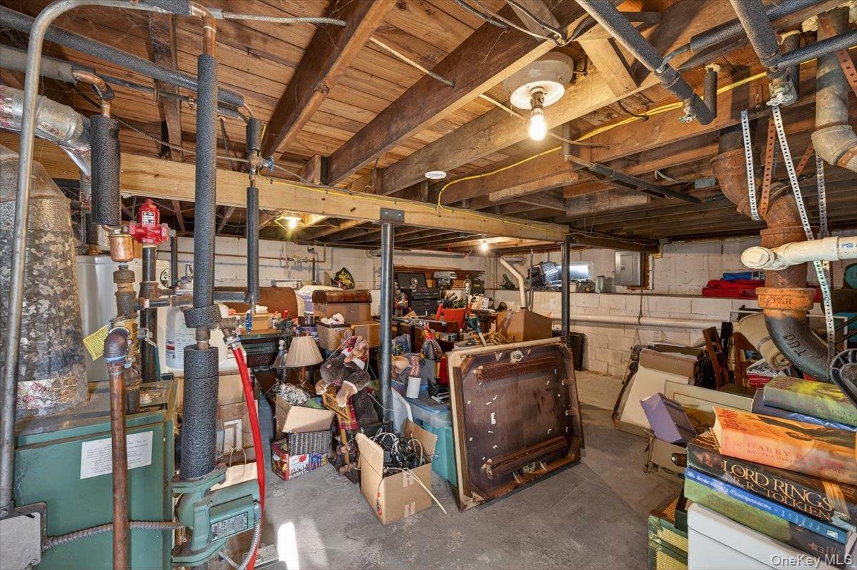 6 Glenda Drive, West Babylon, NY 11704