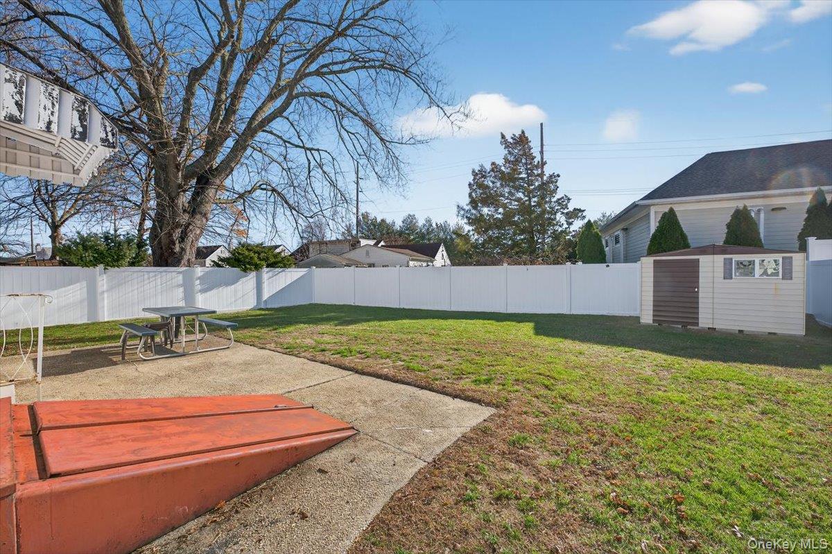 6 Glenda Drive, West Babylon, NY 11704