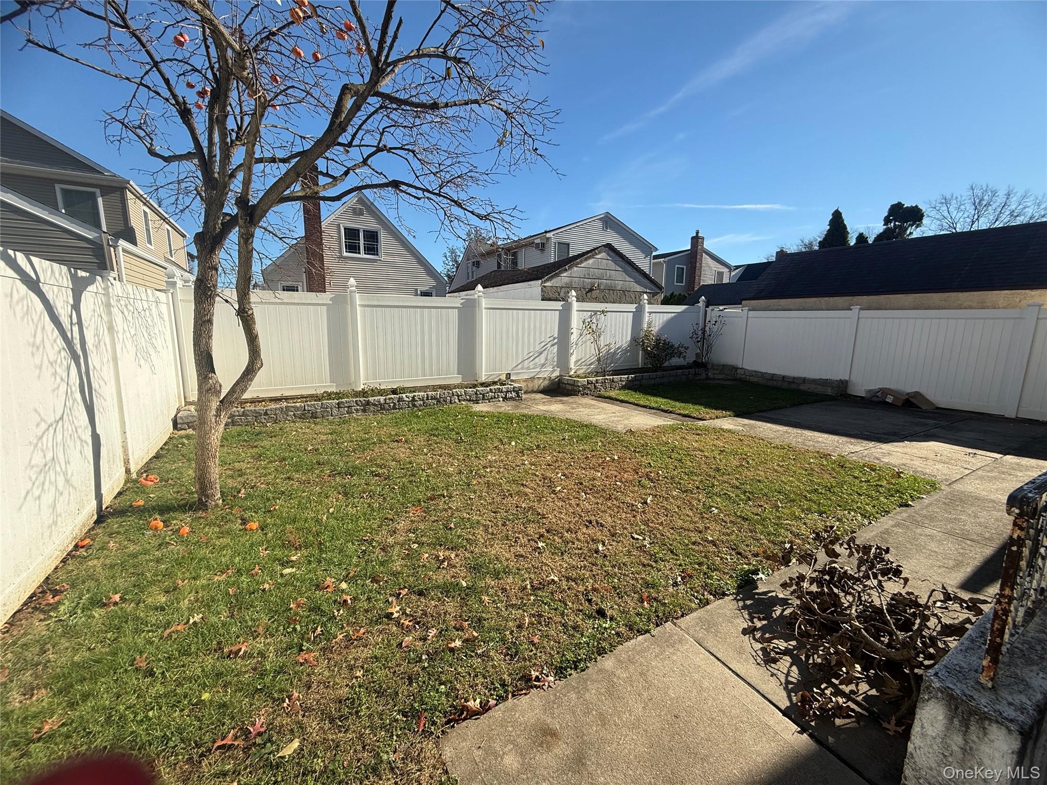 630 Ingraham Lane, New Hyde Park, NY 11040