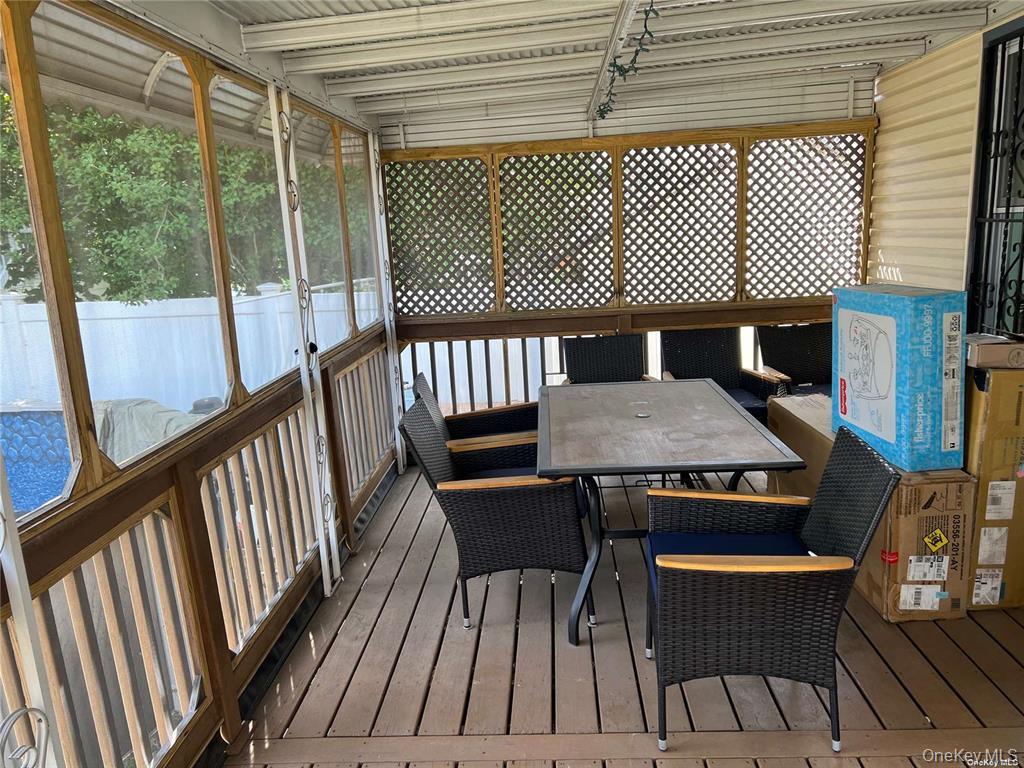 1261 Waverly Street, Hewlett, NY 11557