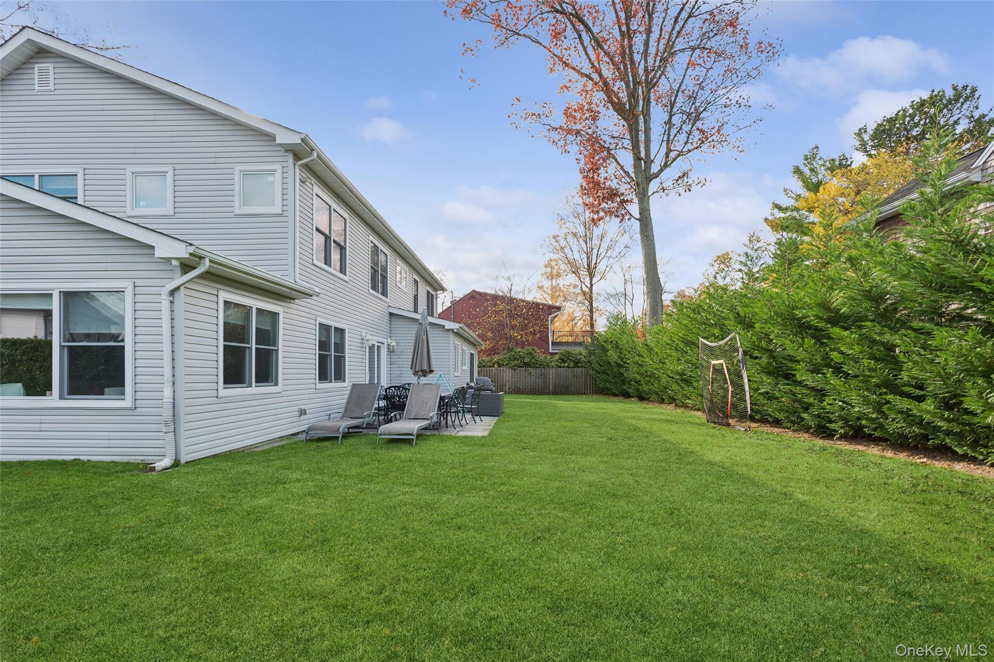 1560 Pebble Lane, Hewlett, NY 11557