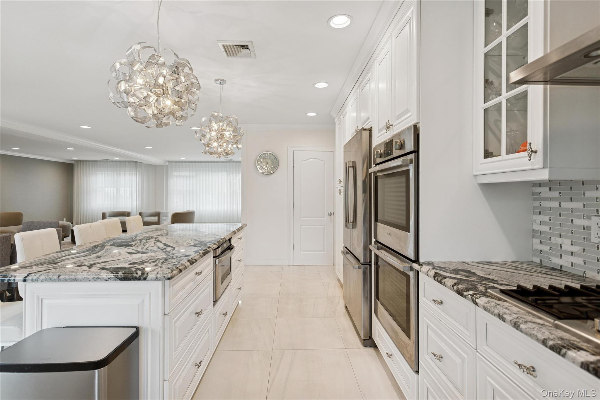 1560 Pebble Lane, Hewlett, NY 11557