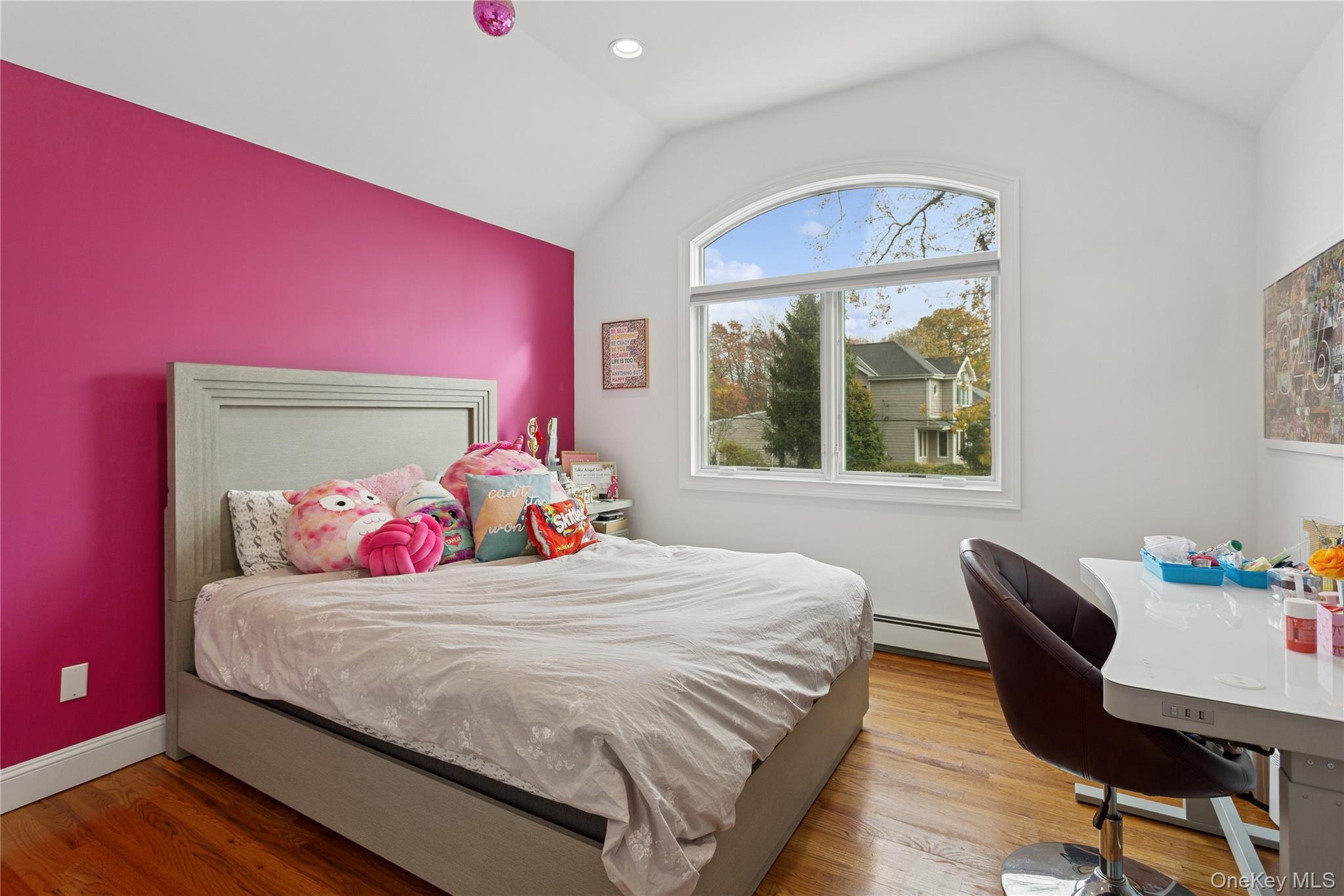 1560 Pebble Lane, Hewlett, NY 11557