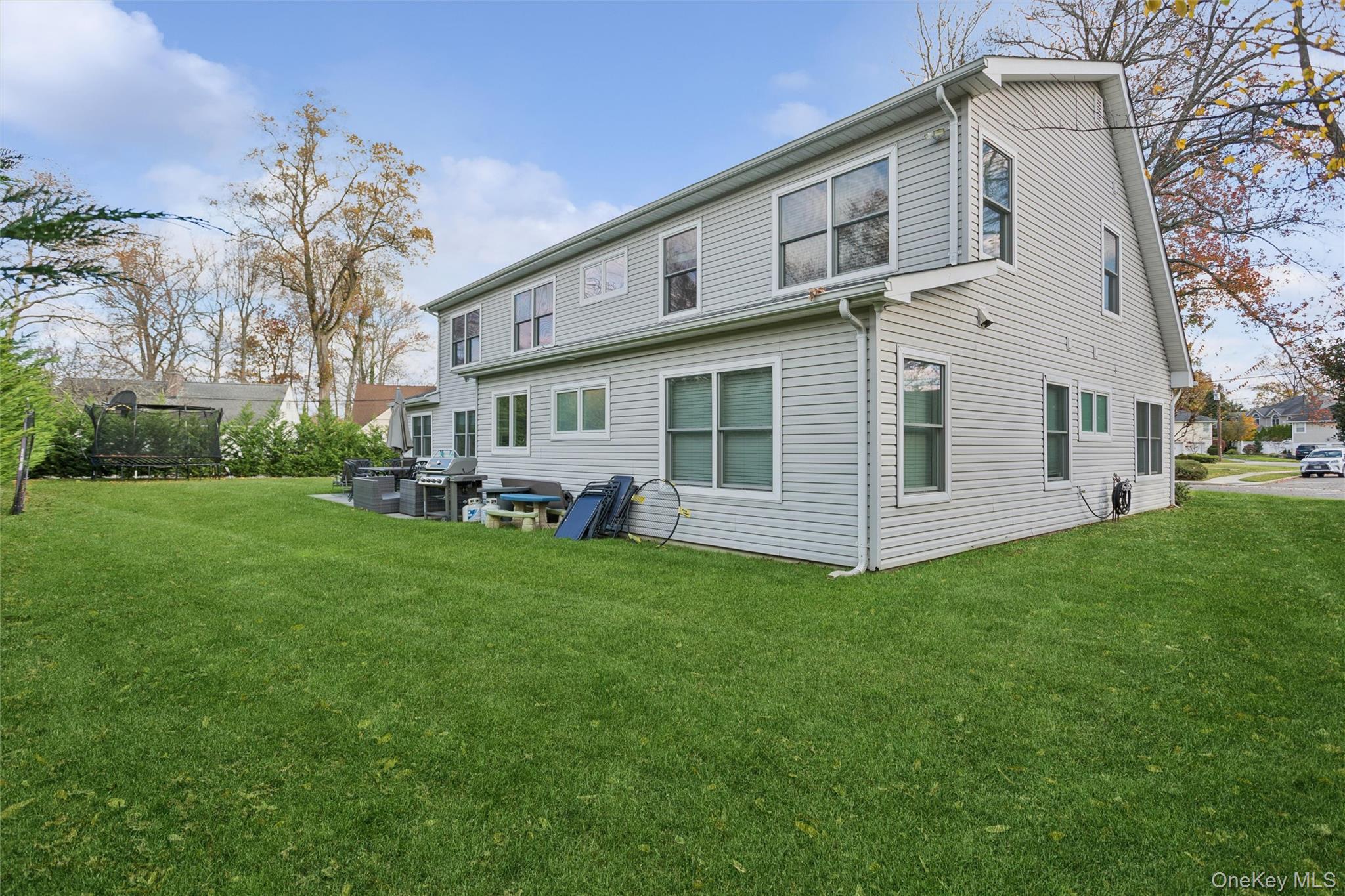 1560 Pebble Lane, Hewlett, NY 11557