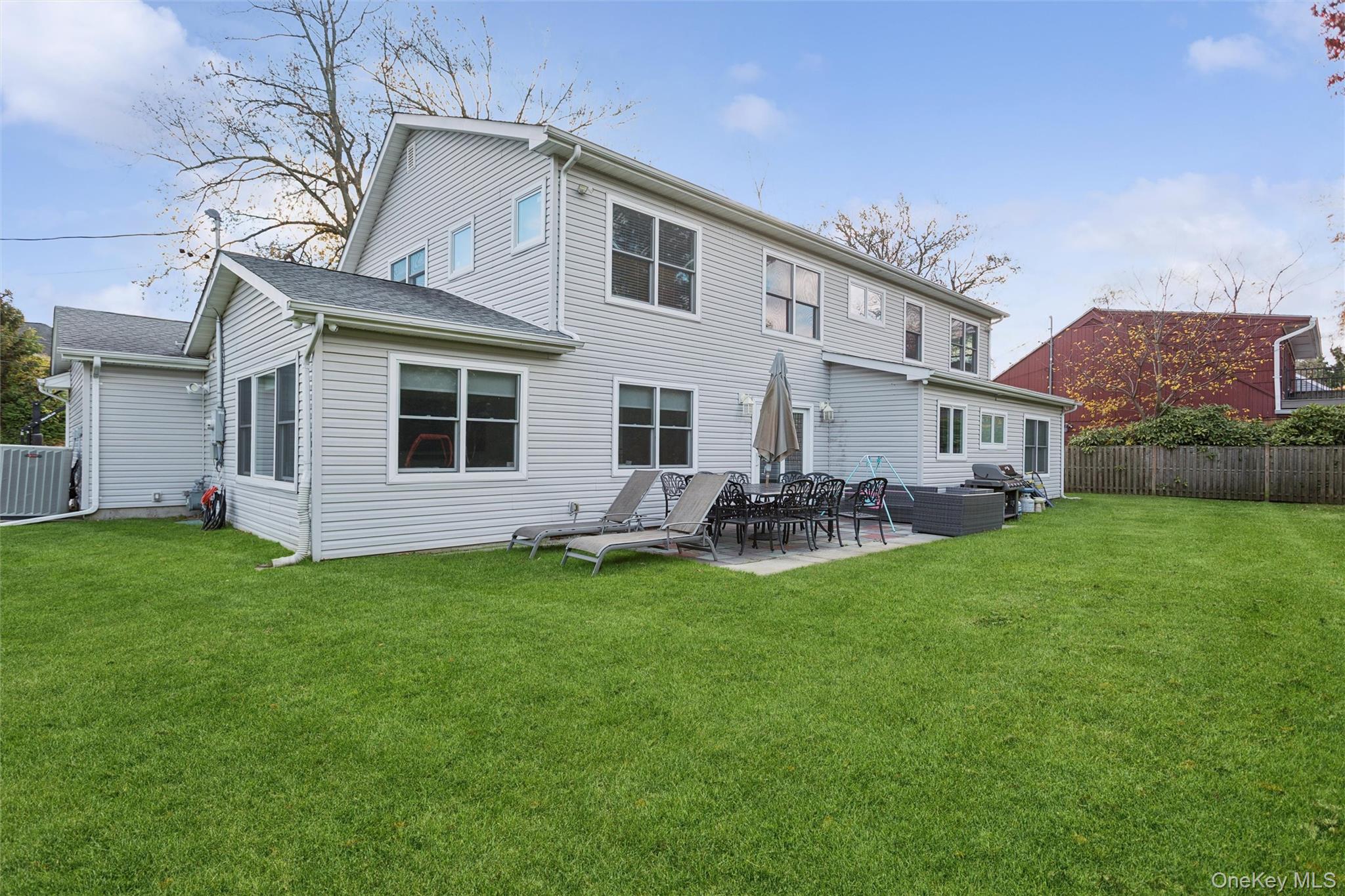 1560 Pebble Lane, Hewlett, NY 11557