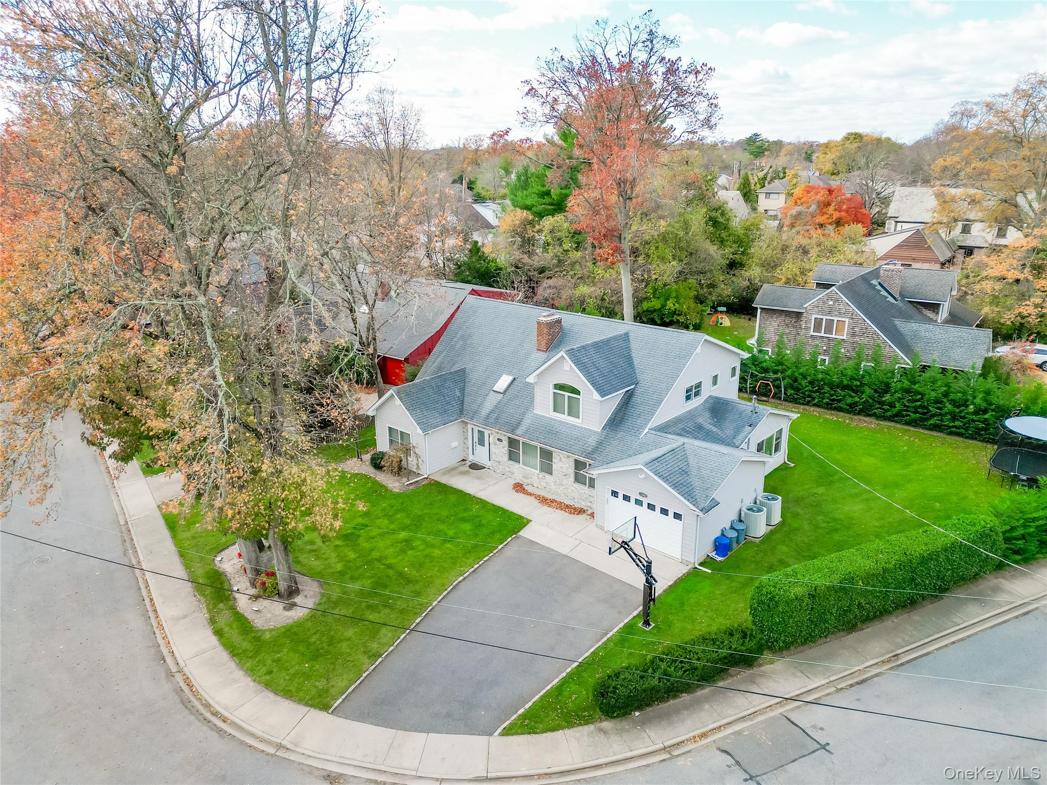 1560 Pebble Lane, Hewlett, NY 11557