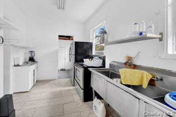 53 Lockwood Avenue, Yonkers, NY 10701