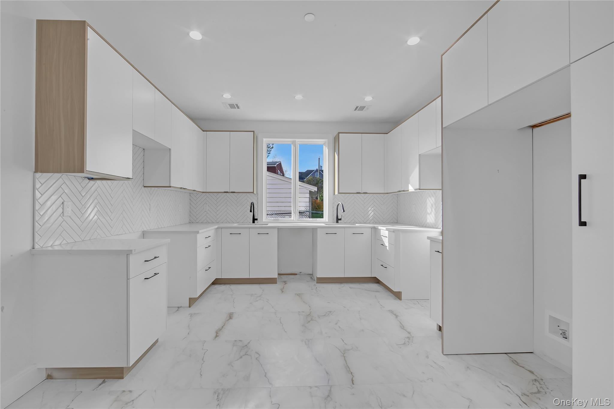 478 W Central Avenue # 203, Monsey, NY 10977