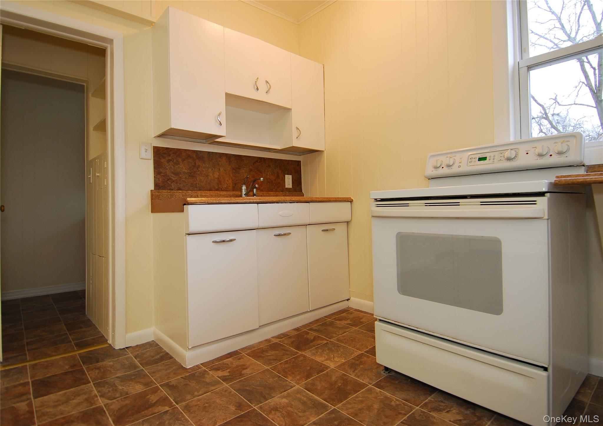 1342 Route 44 # 4, Pleasant Valley, NY 12569