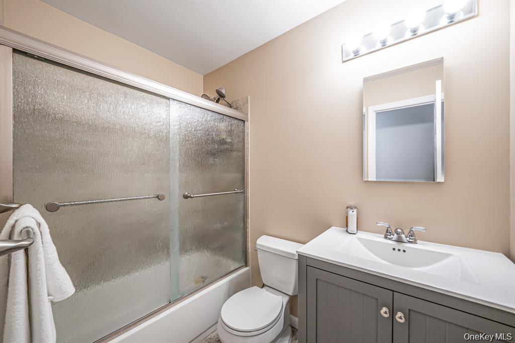 40 W 4th Street # 213, Patchogue, NY 11772