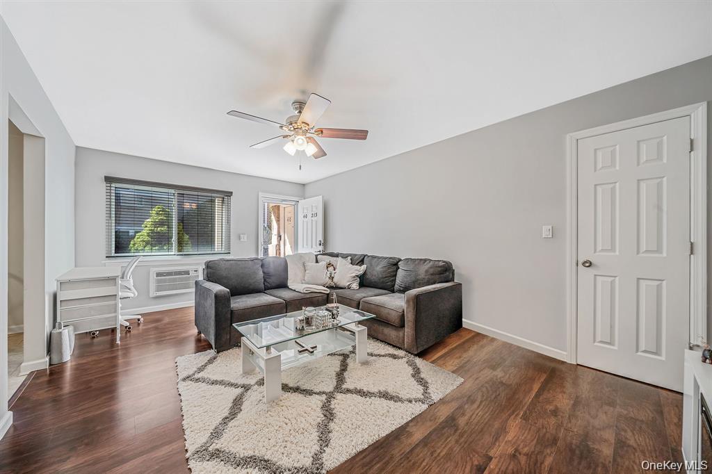 40 W 4th Street # 213, Patchogue, NY 11772