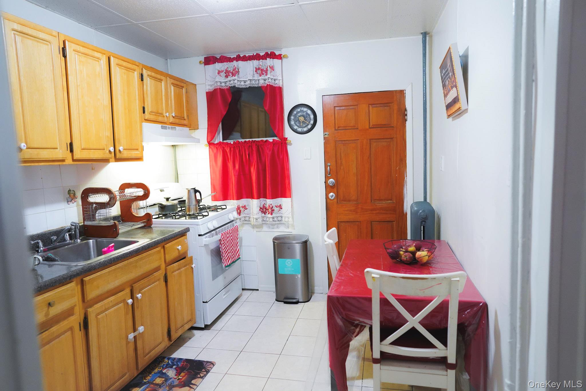 80-60 90 Avenue, Woodhaven, NY 11421