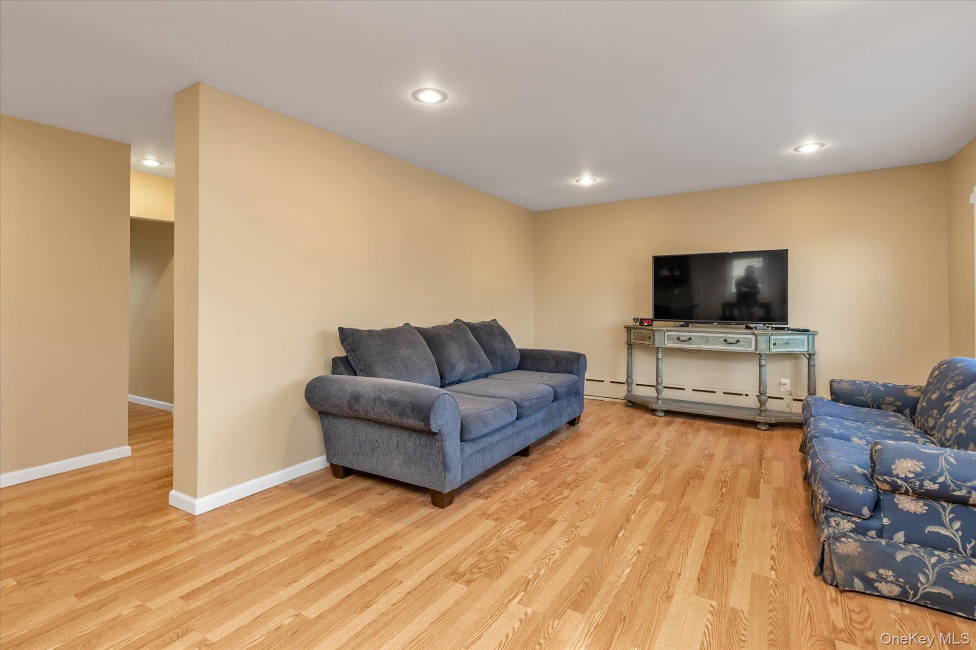 31 Piave Terrace, Lindenhurst, NY 11757