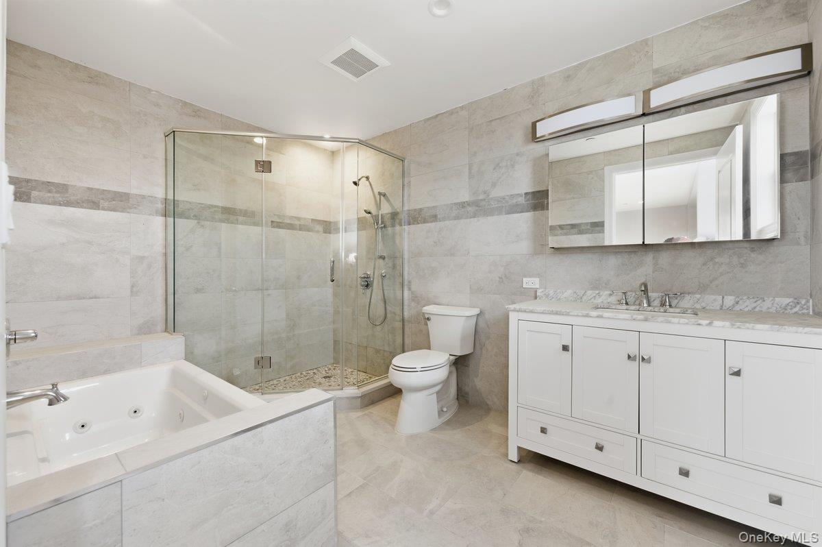 661 W Broadway # 701, Long Beach, NY 11561