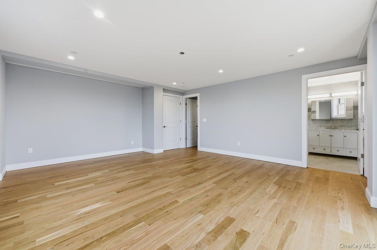 661 W Broadway # 701, Long Beach, NY 11561