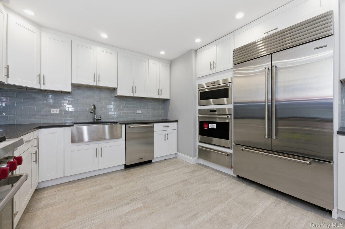 661 W Broadway # 701, Long Beach, NY 11561