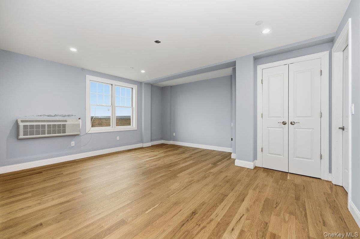 661 W Broadway # 701, Long Beach, NY 11561