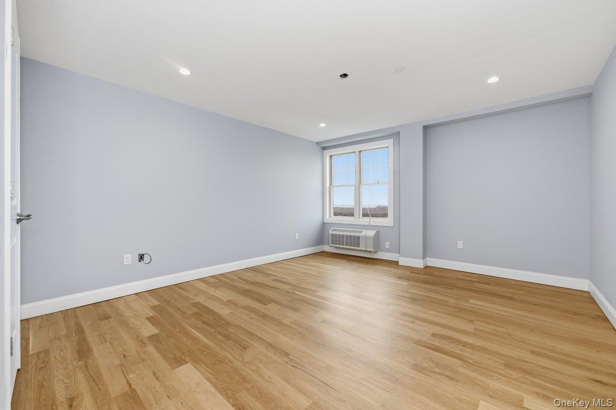 661 W Broadway # 701, Long Beach, NY 11561