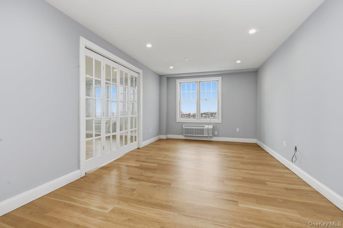 661 W Broadway # 701, Long Beach, NY 11561