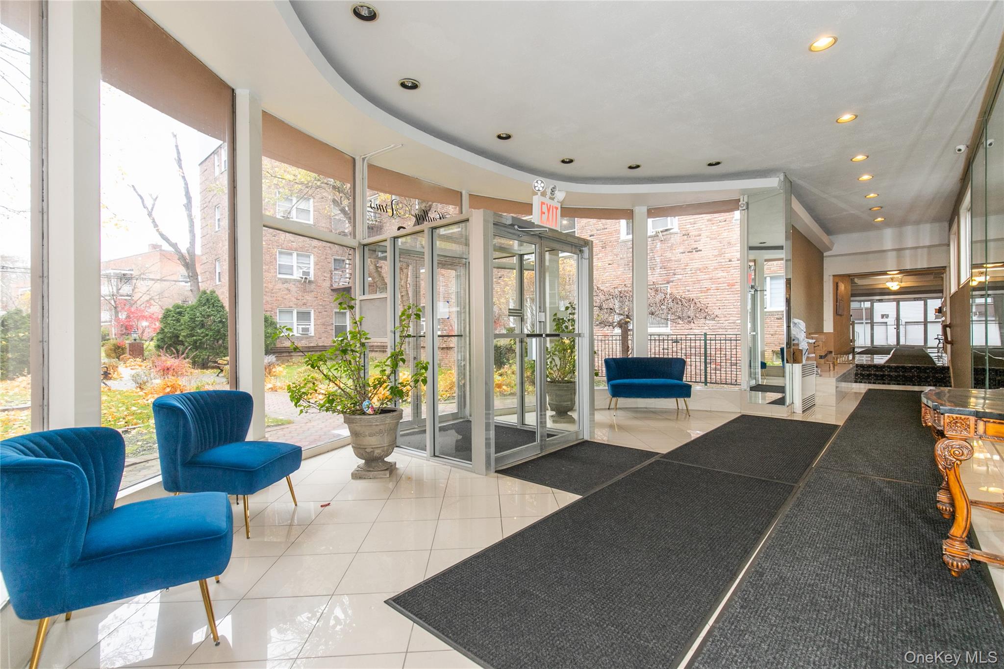 6-8 Wooleys Lane # B-34, Great Neck, NY 11023