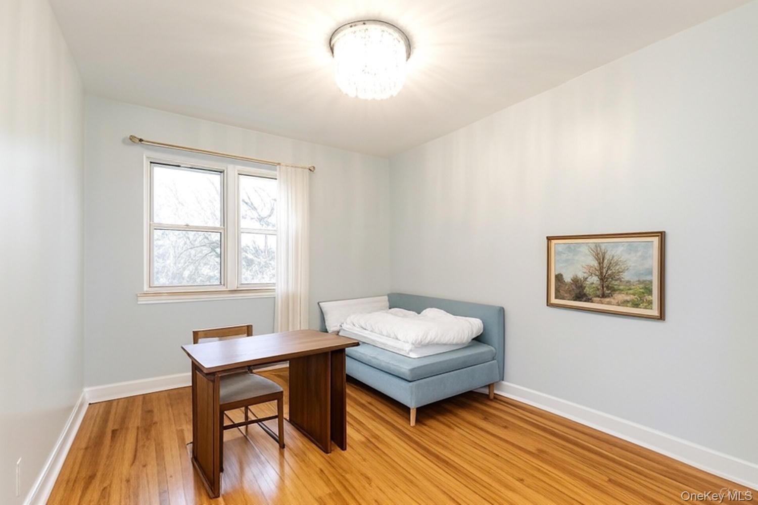 6-8 Wooleys Lane # B-34, Great Neck, NY 11023