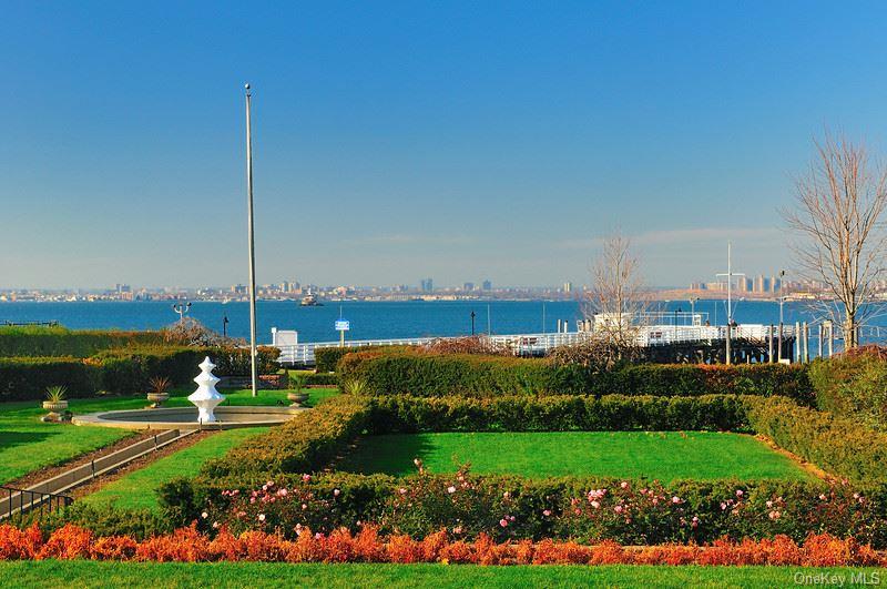 6-8 Wooleys Lane # B-34, Great Neck, NY 11023