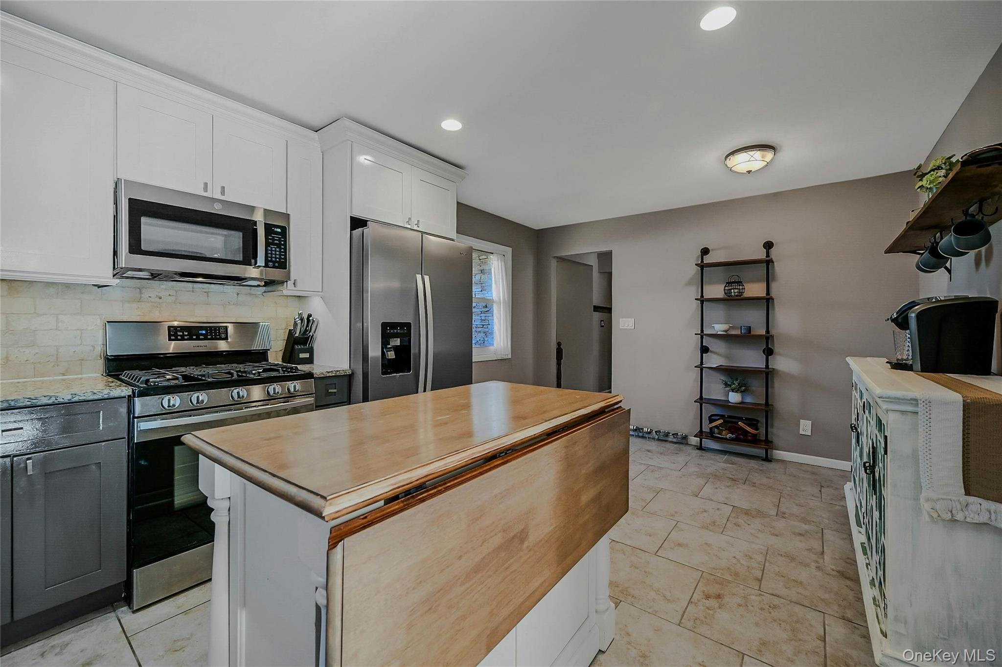 4 Park Road, Rocky Point, NY 11778