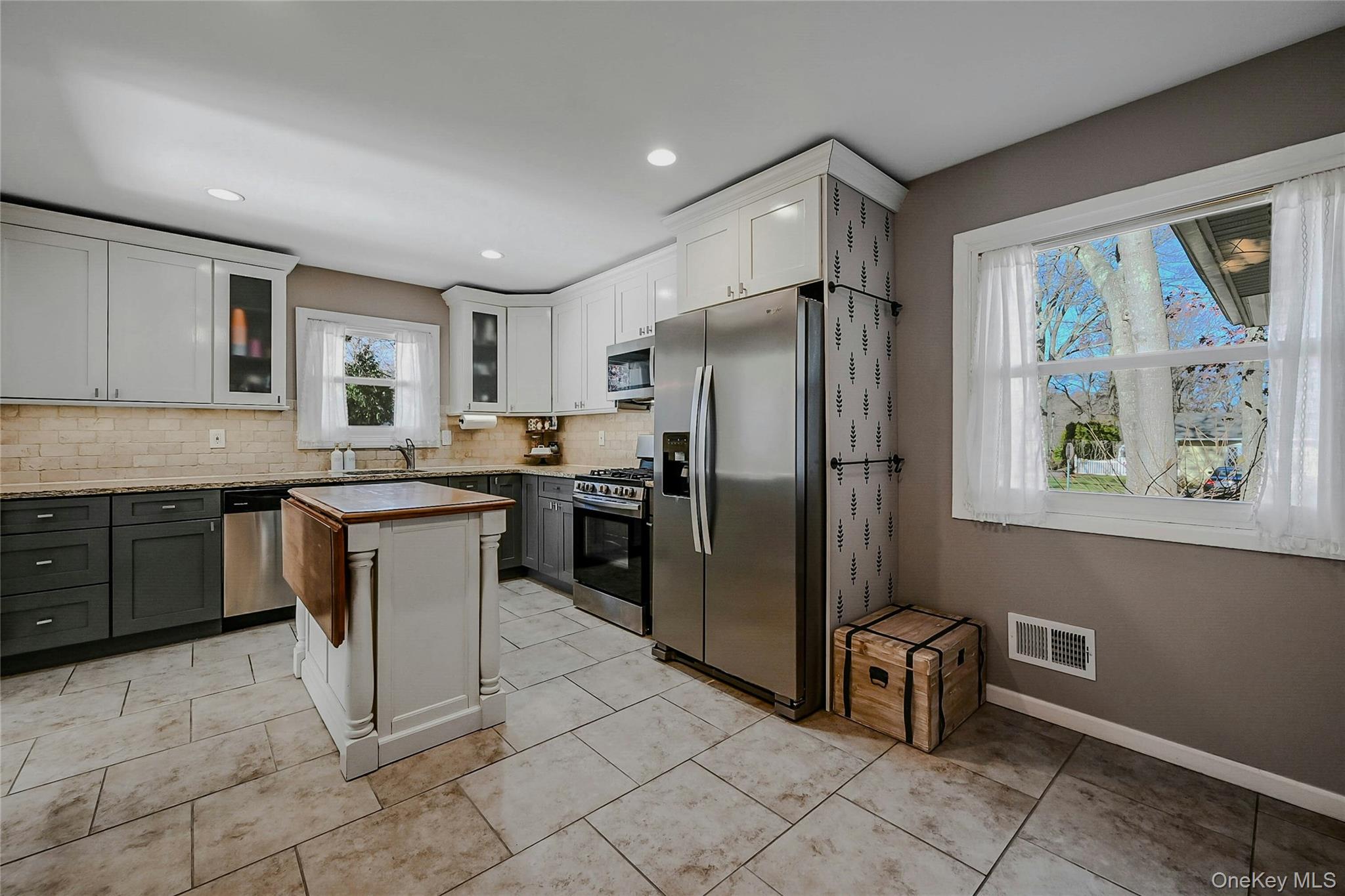 4 Park Road, Rocky Point, NY 11778