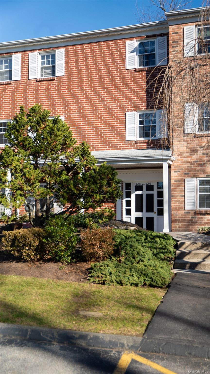 614 Woodland Hills Road, White Plains, NY 10603