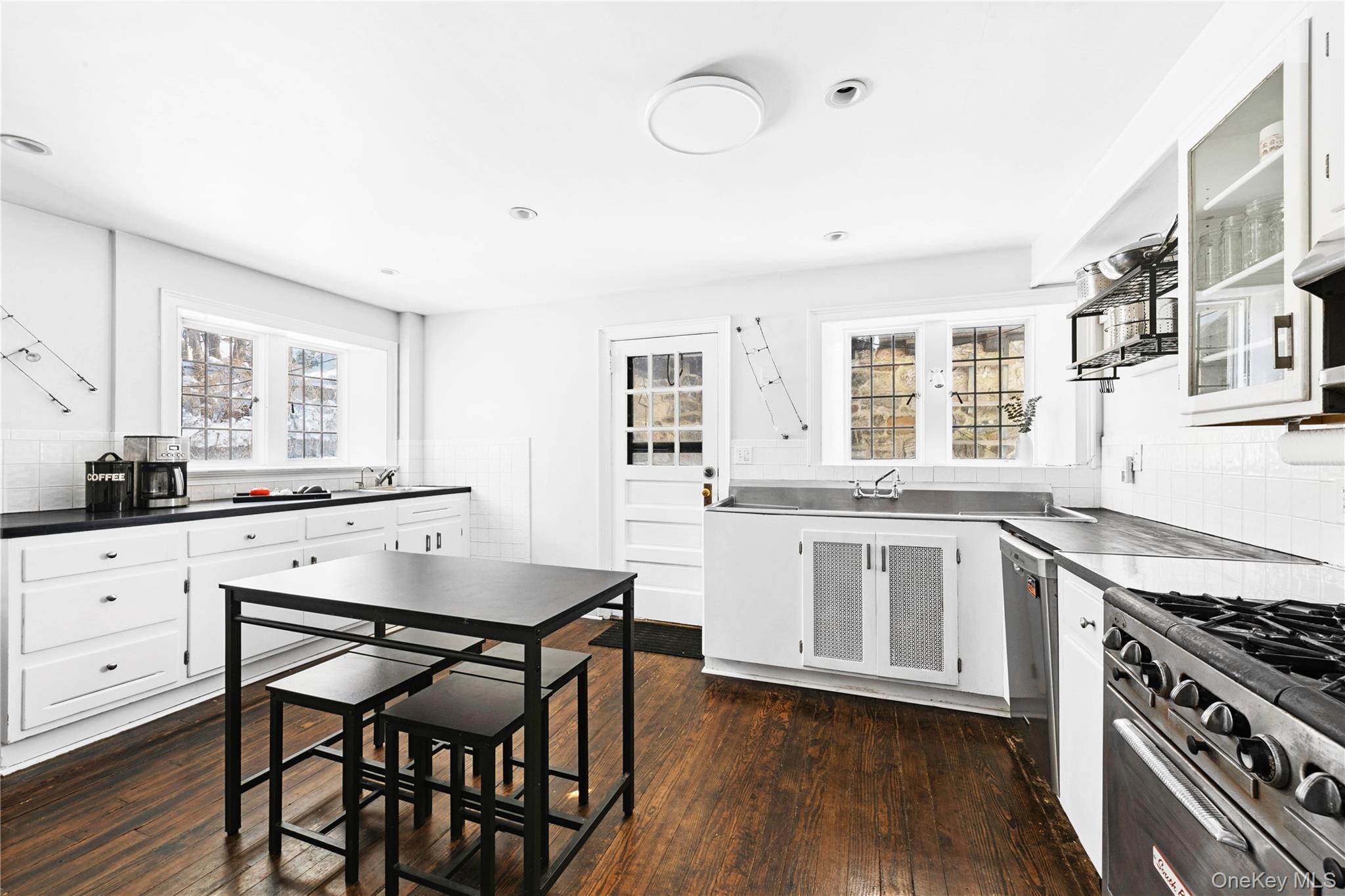 46 E Hyatt Avenue, Mount Kisco, NY 10549