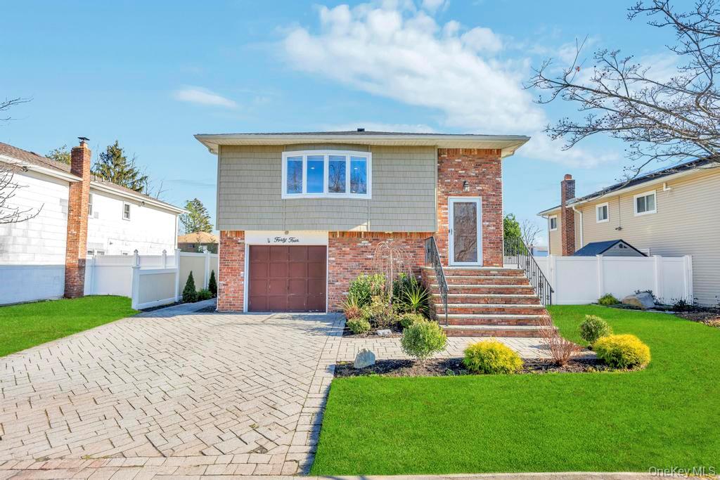 44 Derby Avenue, Greenlawn, NY 11740