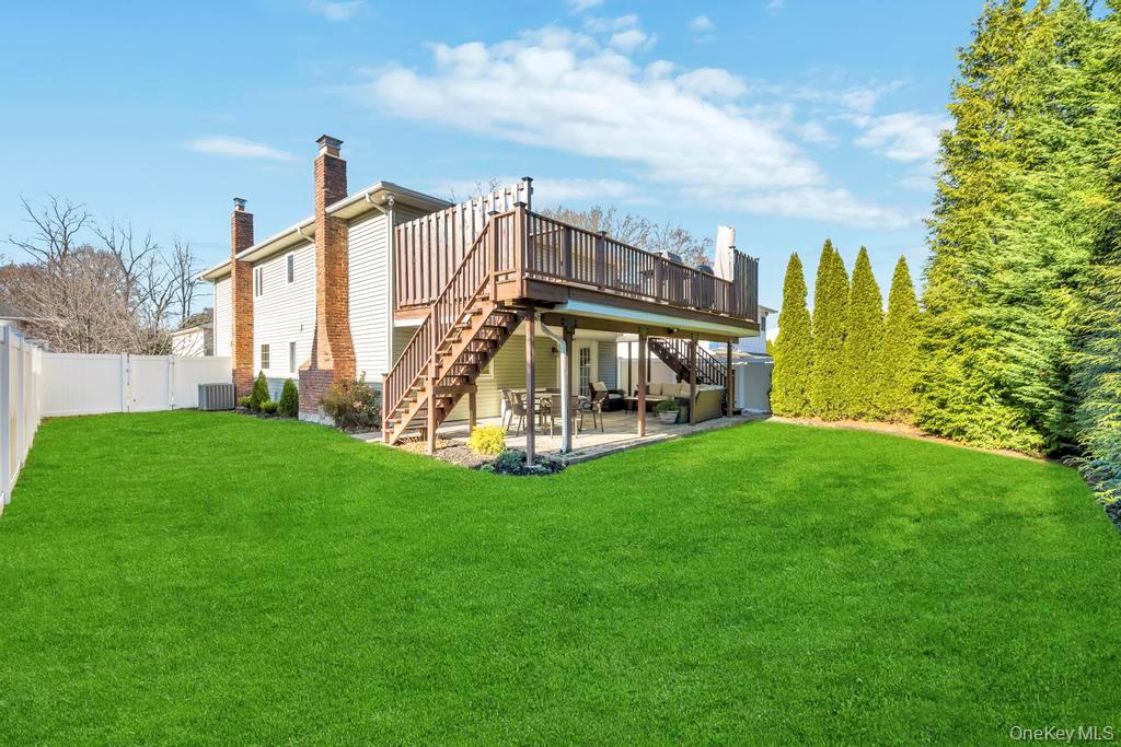 44 Derby Avenue, Greenlawn, NY 11740