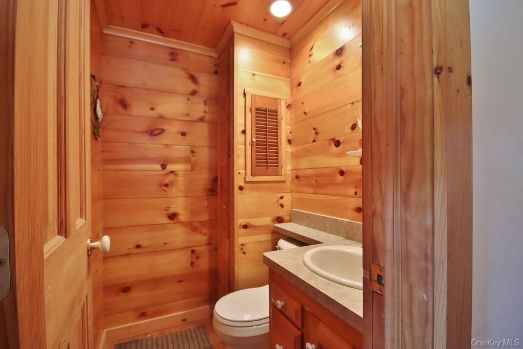 138 Round Hill Road, Walden, NY 12586