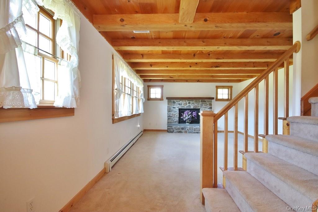 138 Round Hill Road, Walden, NY 12586