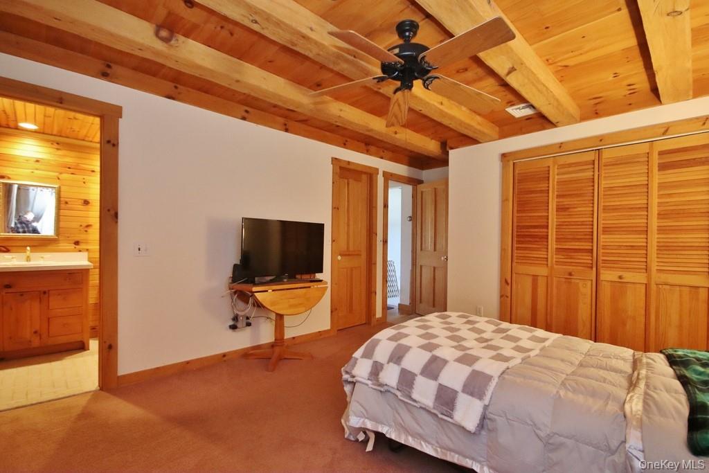 138 Round Hill Road, Walden, NY 12586