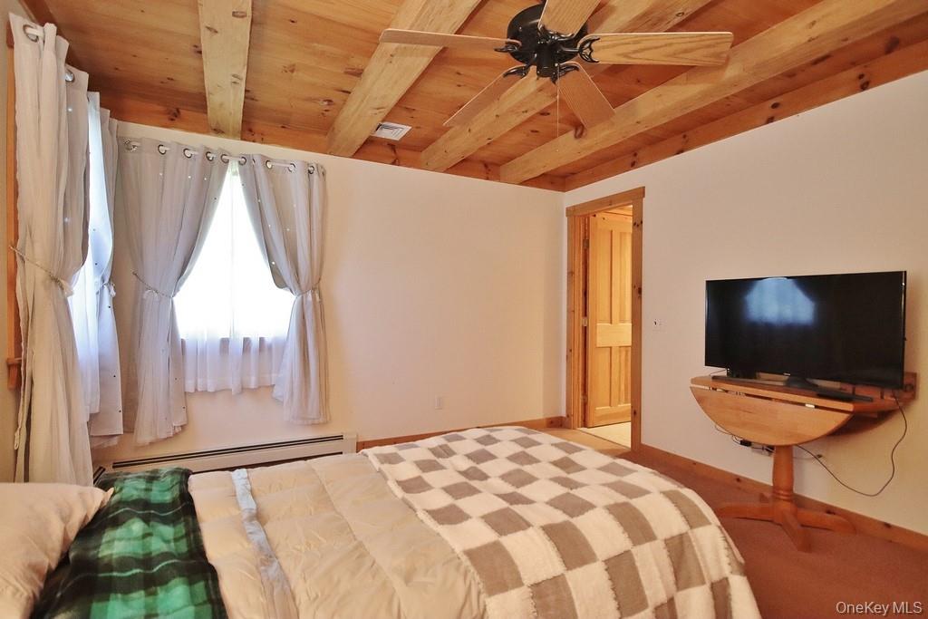 138 Round Hill Road, Walden, NY 12586