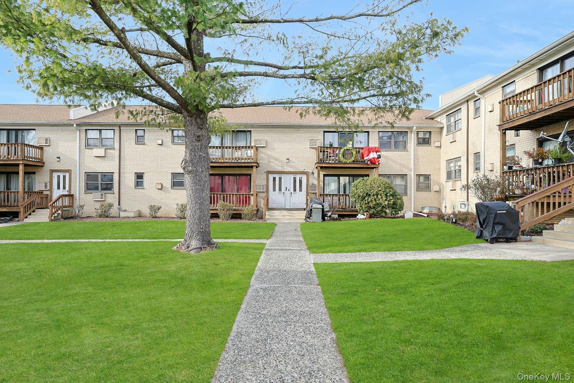 205 Sneden Place W # 205, Spring Valley, NY 10977