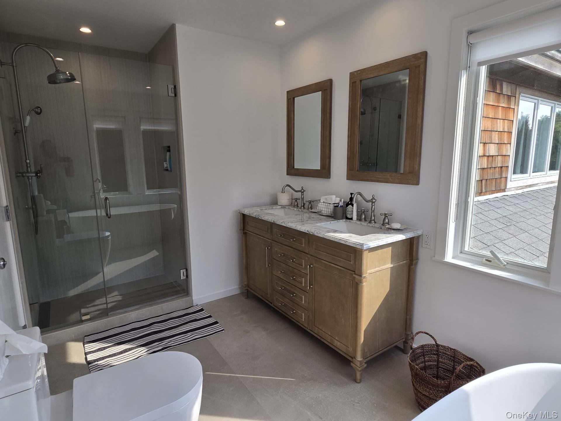 20 Schwenks Road, Water Mill, NY 11976