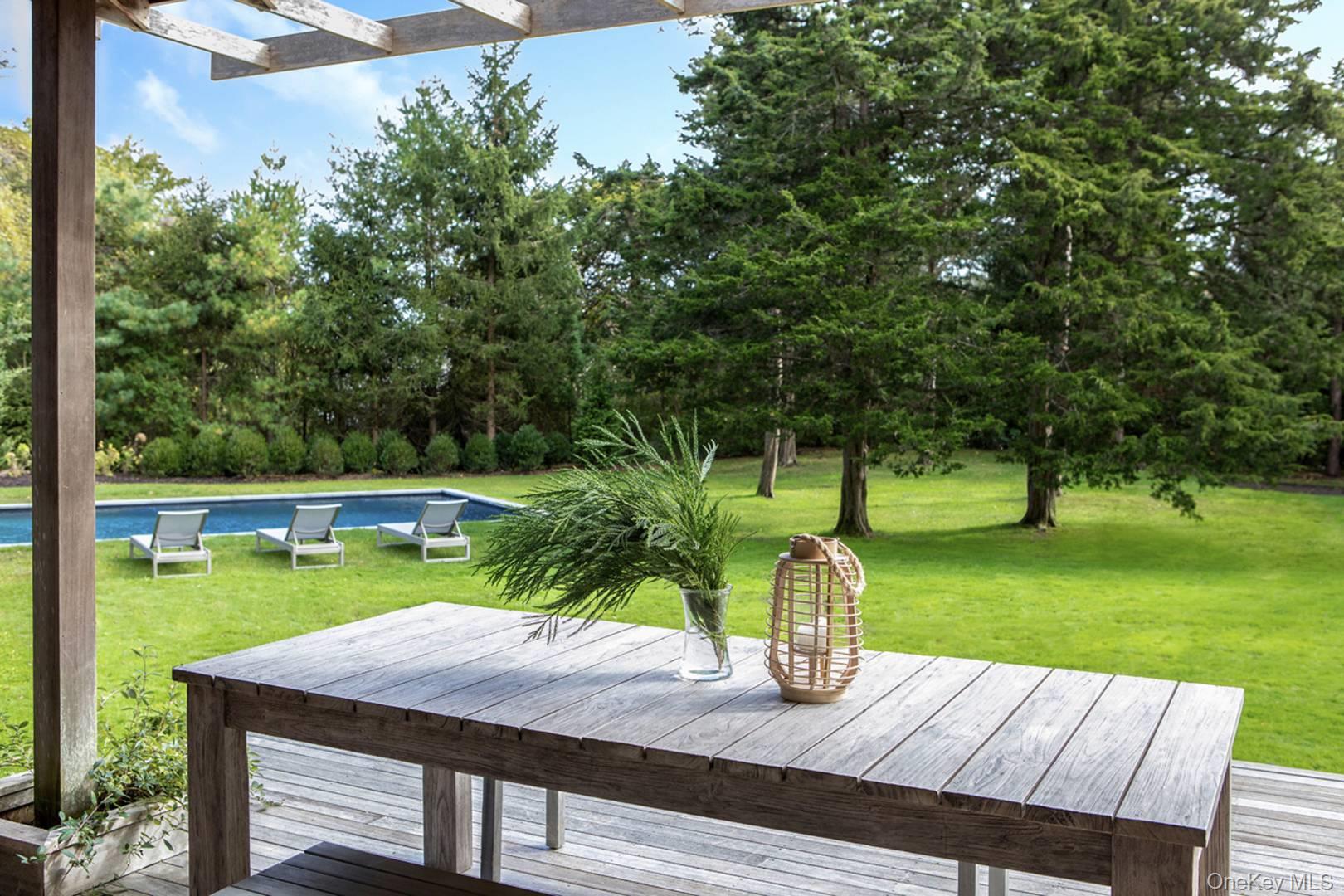 20 Schwenks Road, Water Mill, NY 11976