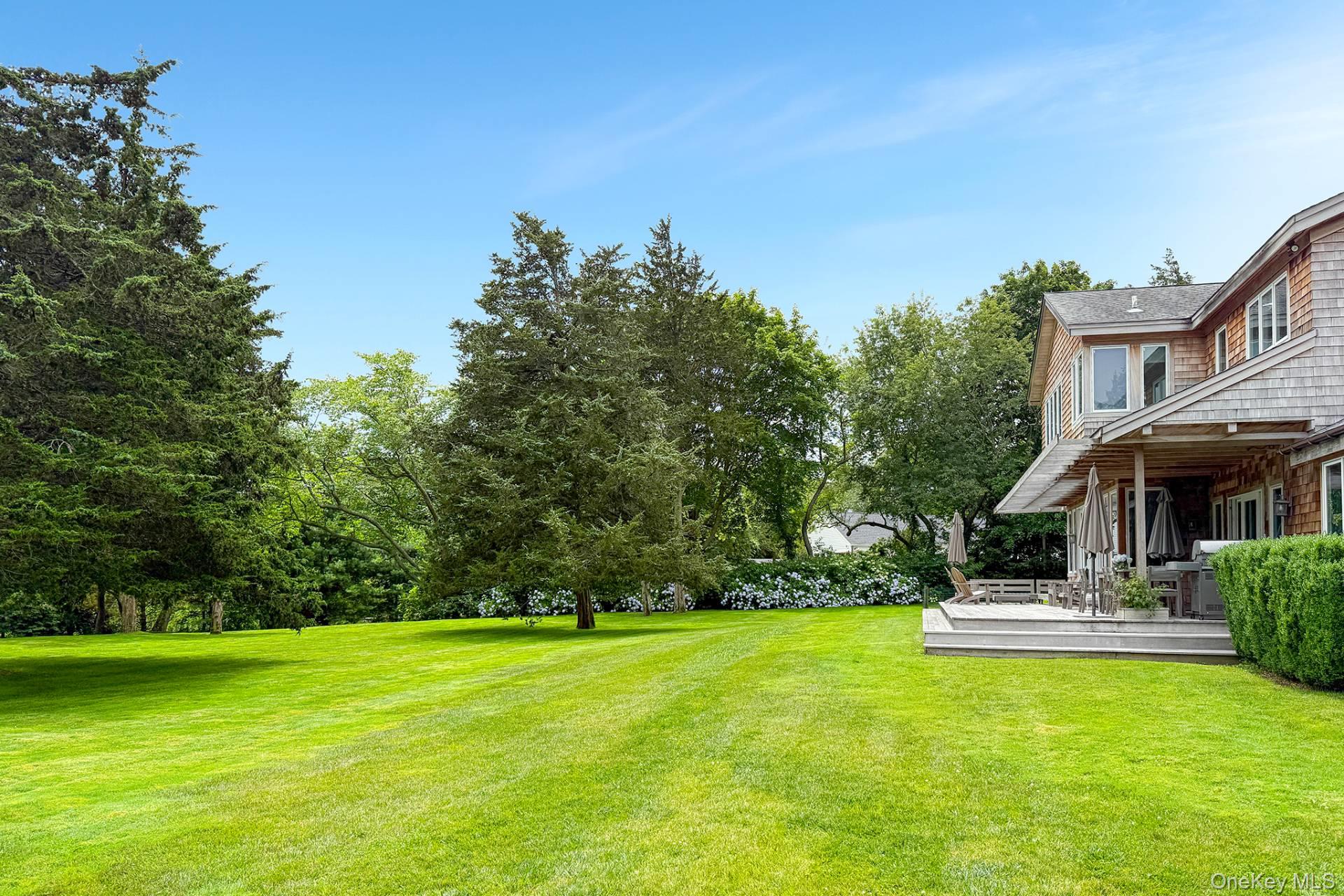 20 Schwenks Road, Water Mill, NY 11976