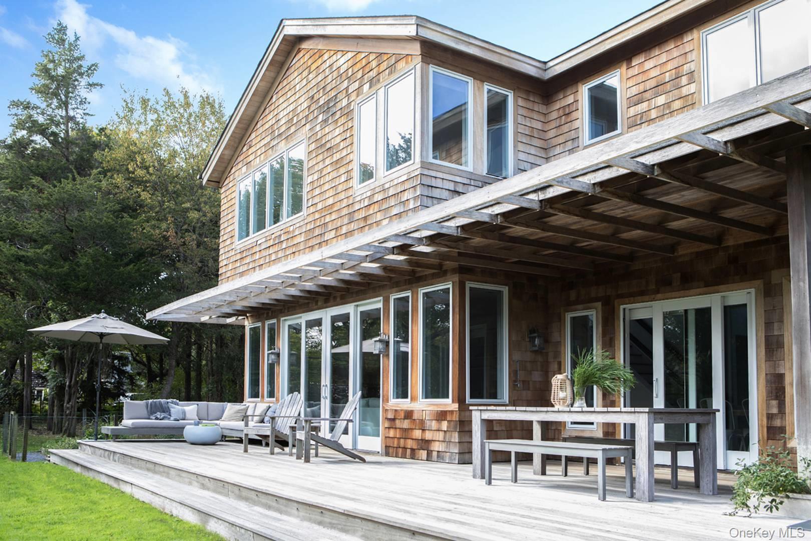 20 Schwenks Road, Water Mill, NY 11976