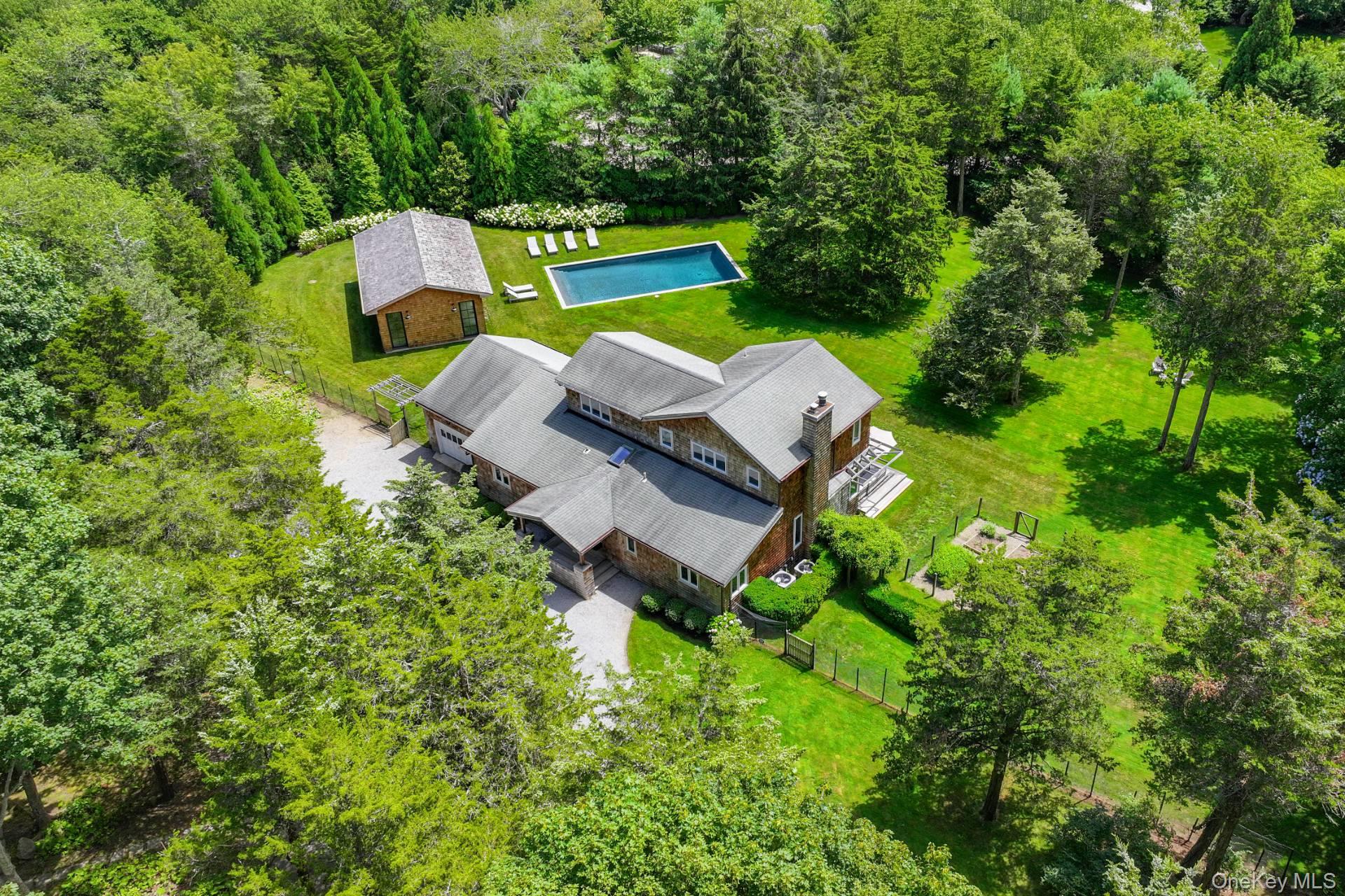 20 Schwenks Road, Water Mill, NY 11976