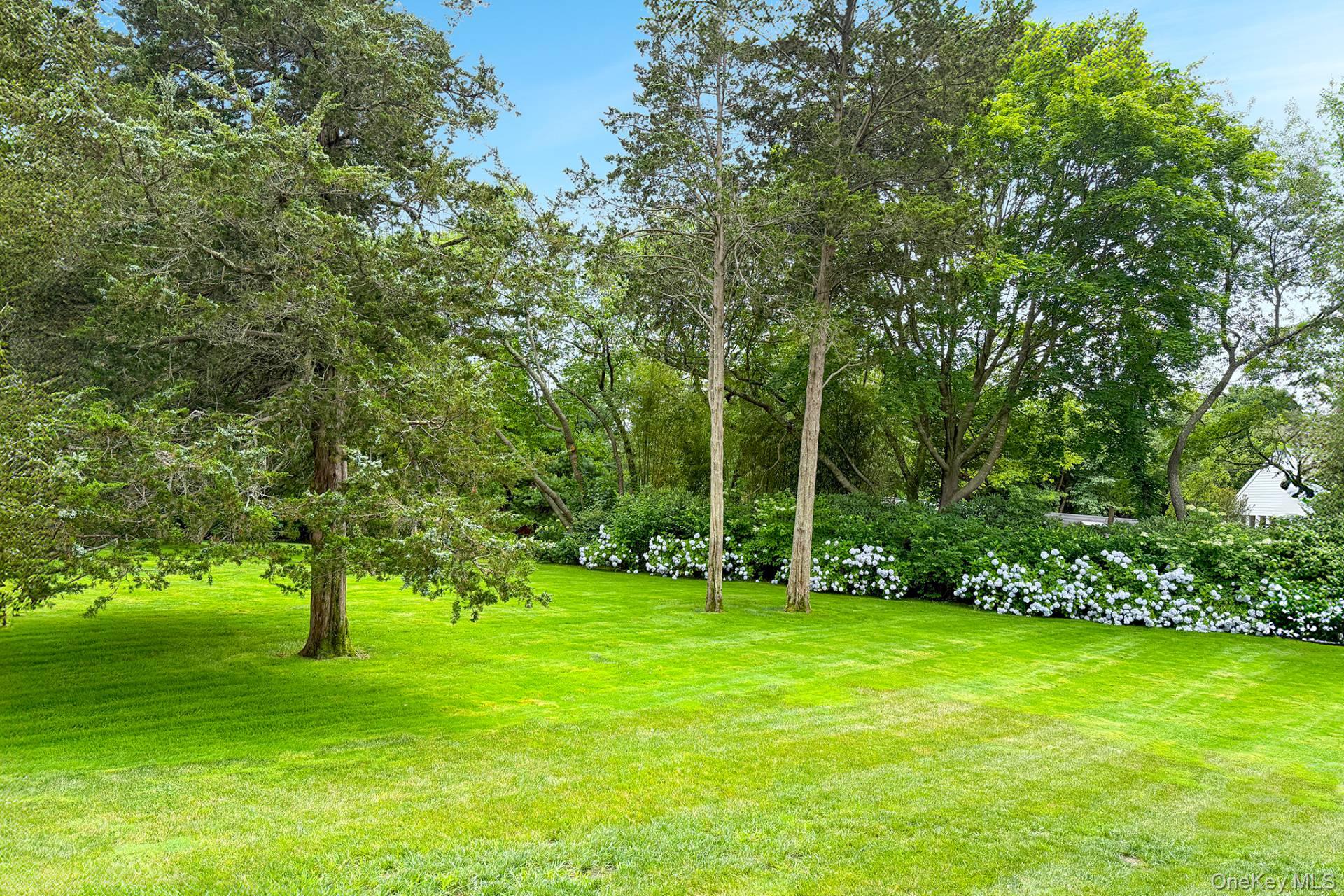 20 Schwenks Road, Water Mill, NY 11976