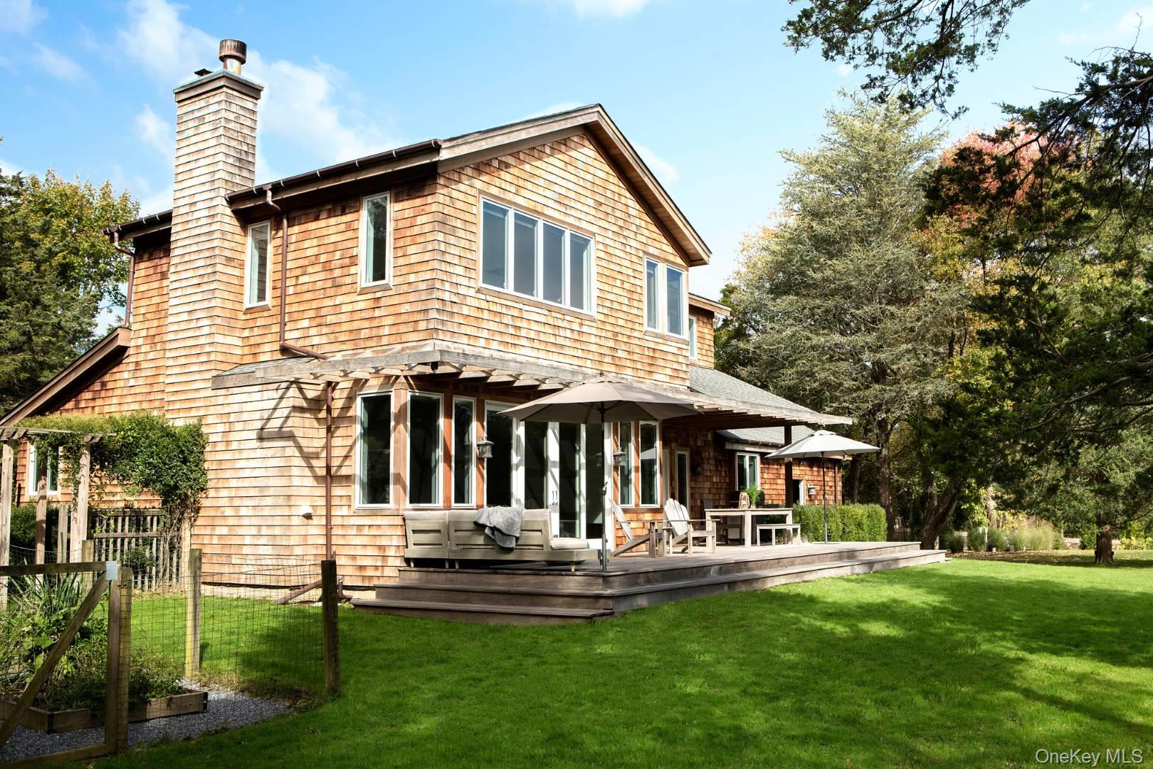 20 Schwenks Road, Water Mill, NY 11976