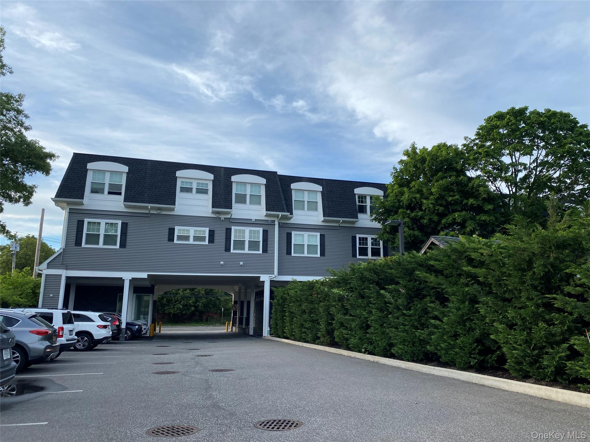 840 Montauk Highway # 3C, Copiague, NY 11726