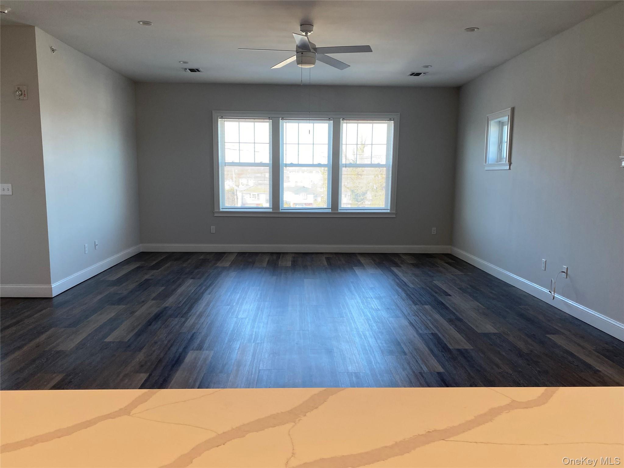 840 Montauk Highway # 3C, Copiague, NY 11726