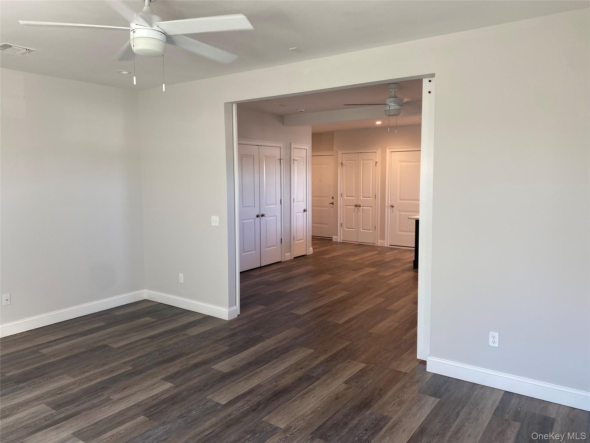 840 Montauk Highway # 3C, Copiague, NY 11726